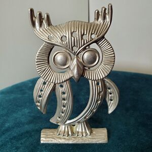 Vintage Owl Earring Holder 4 3/4" Silver Plated Metal Display Decor Hong Kong